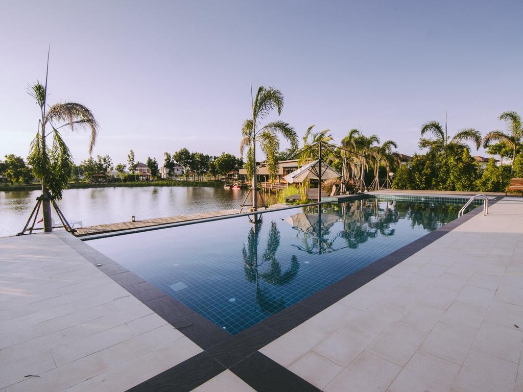 Tanita Lagoon Resort Udon Thani Exterior photo