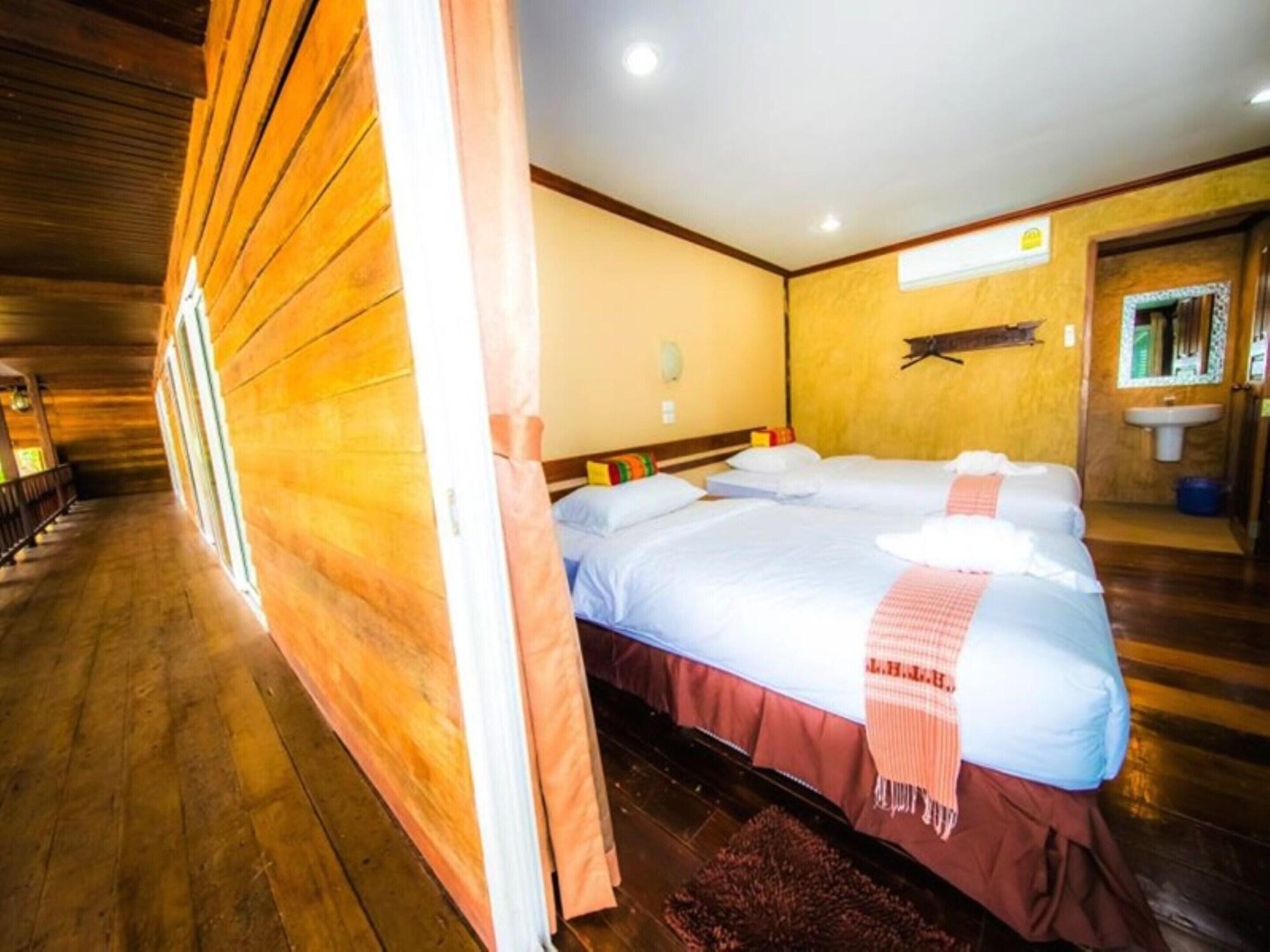 Tanita Lagoon Resort Udon Thani Exterior photo