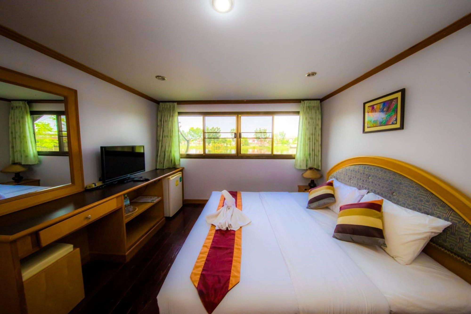 Tanita Lagoon Resort Udon Thani Exterior photo
