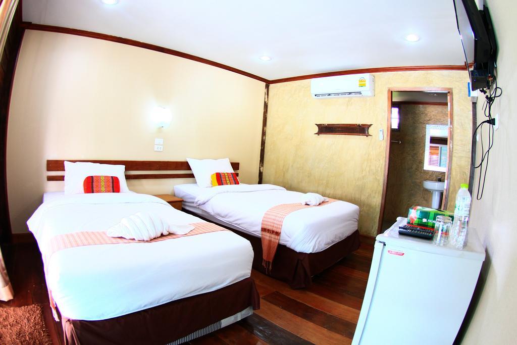 Tanita Lagoon Resort Udon Thani Room photo