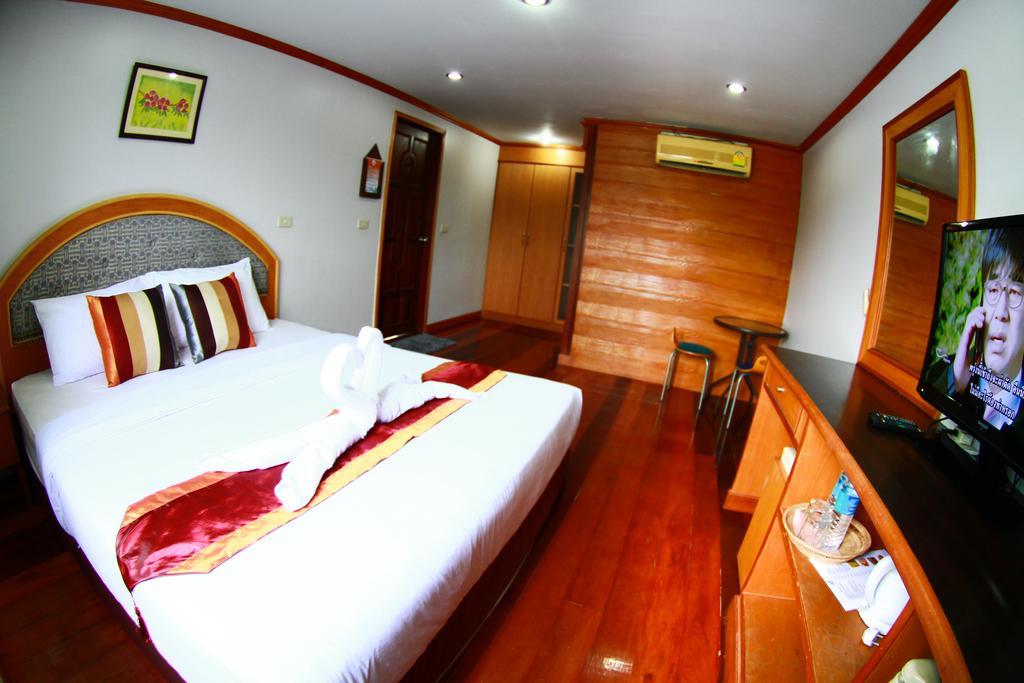 Tanita Lagoon Resort Udon Thani Room photo
